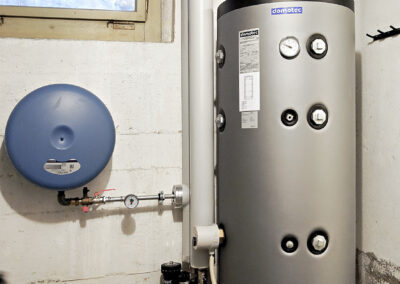 Wärmepumpe in einem Keller